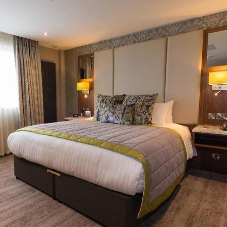The Valley Hotel & Carriage Gardens Fivemiletown Екстер'єр фото