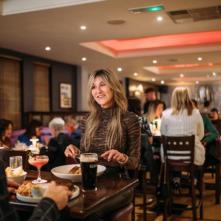The Valley Hotel & Carriage Gardens Fivemiletown Екстер'єр фото